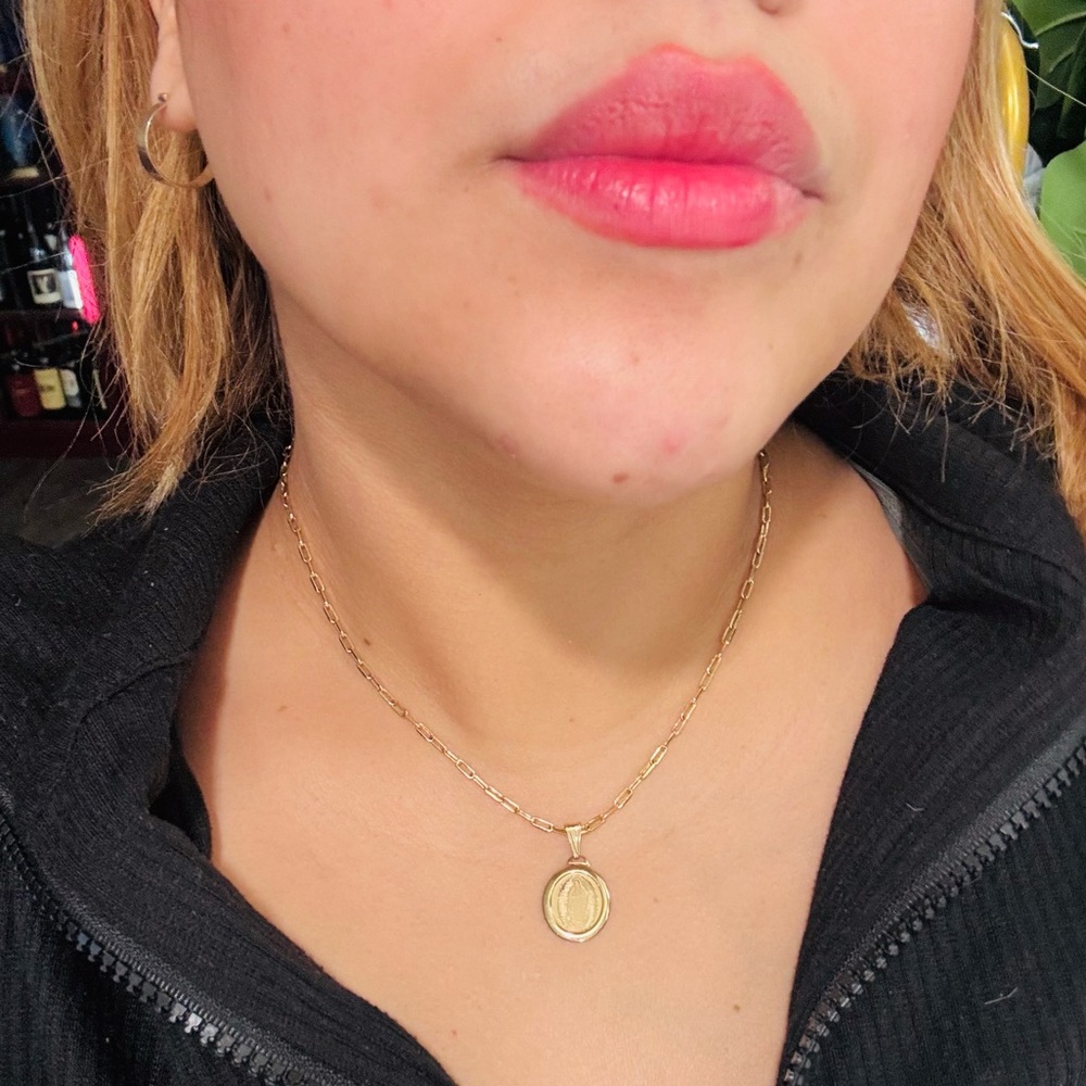 10K pure paperclip necklace with Virgin Mary pendant đ€ - Picture 2 of 13
